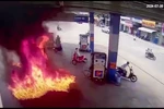 Video gây sốc người đàn ông châm lửa đốt cây xăng ở Nha Trang