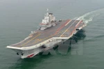 Tàu sân bay Liêu Ninh trong chuyến vận hành thử trên biển. (Nguồn: THX/TTXVN)