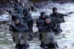 Lính hải quân Hàn Quốc tập luyện tại căn cứ ở thành phố Changwon ngày 7/2. (Nguồn: AFP/TTXVN)