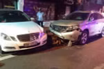 Nhân viên trông xe lái ôtô của khách gây tai nạn liên hoàn