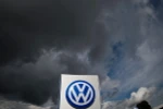 Logo của hãng Volkswagen tại một nhà máy ở Wolfsburg, Đức. (Nguồn: EPA/TTXVN)