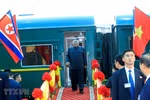 Video Chủ tịch Triều Tiên Kim Jong-un bước xuống tàu hỏa