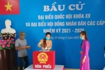 Cử tri huyện đảo Bạch Long Vĩ bầu cử đại biểu Quốc hội khóa XV và đại biểu Hội đồng nhân dân các cấp, nhiệm kỳ 2021-2026. (Ảnh: TTXVN phát)