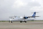 Máy bay của VASCO được kéo về xưởng để kiểm tra, chờ khắc phục trước khi sử dụng sau khi hành khách tự ý mở cửa thoát hiểm. (Ảnh: VASCO cung cấp)