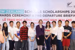Các học sinh nhận Học bổng New Zealand Schools. (Ảnh: PV/Vietnam+)
