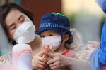 [Photo] Muôn vàn cảm xúc trong ngày đầu các bé mầm non trở lại trường