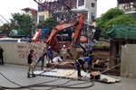 Hà Nội: Cần cẩu thi công đường sắt đô thị gãy, đổ đè vào nhà dân 