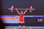 Vận động viên Khổng Mỹ Phượng phá kỷ lục SEA Games với mức cử 80kg ở nội dung cử giật 45kg A nữ (Ảnh: Phạm Tuấn Anh/TTXVN)