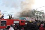 Hiện trường vụ cháy cạnh trung tâm thương mại Kon Tum