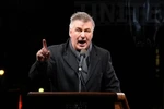Alec Baldwin nhại Tổng thống Mỹ sắp nhậm chức Donald Trump