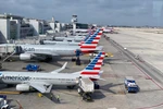Máy bay của hãng hàng không American Airlines tại sân bay quốc tế Miami, bang Florida, Mỹ ngày 3/3/2020. (Ảnh: AFP/TTXVN)
