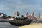 Xe tăng T-14 Armata trong lễ diễu binh kỷ niệm 70 năm Ngày Chiến thắng ở thủ đô Moskva. (Nguồn: THX/TTXVN)