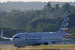 Máy bay của hãng hàng không American Airlines hạ cánh tại sân bay Jose Marti, La Habana, Cuba ngày 28/11/2016. (Nguồn: AFP/TTXVN)