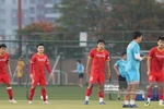 Các cầu thủ đội tuyển Việt Nam trong một buổi tập. (Ảnh: Hoàng Linh/TTXVN)