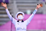 Vận động viên đầu tiên đoạt 3 huy chương vàng tại Olympic Tokyo 2020