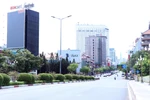 Đường Nam Kỳ Khởi Nghĩa nối vào trung tâm Thành phố vắng vẻ trong thời gian giãn cách xã hội. (ảnh chụp lúc 9h30 ngày 1/4). (Ảnh: Xuân Khu/TTXVN)
