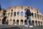 Cảnh vắng vẻ tại Rome, Italy, ngày 10/3 trong bối cảnh dịch bệnh COVID-19 lan rộng. (Nguồn: THX/TTXVN)