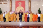 Phó Thủ tướng Trần Lưu Quang thăm, chúc mừng các chư tôn đức Giáo phẩm lãnh đạo Giáo hội Phật giáo Việt Nam nhân mùa An cư kiết hạ và Đại lễ Vu Lan-Báo hiếu năm 2023. (Ảnh: Xuân Khu/TTXVN)