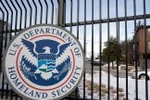 Bộ An ninh Nội địa của Mỹ tránh được nguy cơ đóng cửa 