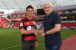 Chicharito đầu quân cho Leverkusen. (Nguồn: AP)