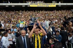 Robin van Persie ra mắt hoành tráng trong màu áo Fenerbahce