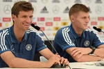 Thomas Mueller và Toni Kroos. (Nguồn: dfb.de)