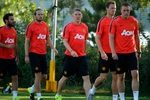 Các cầu thủ Manchester United trong buổi tập trước trận đấu. (Nguồn: AP)