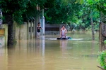 Mưa lũ ở Miền Trung: Hà Tĩnh ngập sâu trong biển nước