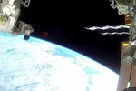 UFO xuất hiện trong video trực tiếp từ trạm vũ trụ quốc tế ISS