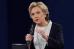 Bà Hillary Clinton trong cuộc tranh luận trực tiếp thứ hai với ông Donald Trump tại St. Louis, Missouri, Mỹ. (Nguồn: AFP/TTXVN)