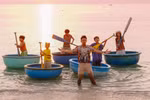 "Anh thầy ngôi sao" được đầu tư kỹ lưỡng về bối cảnh. (Ảnh: Đoàn làm phim)