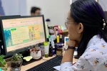 Trí tuệ nhân tạo của các nền tảng công nghệ giúp thu thập, xử lý hành vi người dùng để chủ động cung cấp thông tin tìm kiếm liên quan. (Ảnh minh họa: X.Mai/Vietnam+)