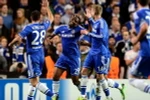Video Eto'o và Demba Ba giúp Chelsea hạ Schalke