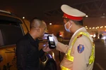 [Photo] CSGT ra quân xử phạt lái xe vi phạm nồng độ cồn và ma túy
