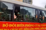 Phút chia tay của các cán bộ quân y Bộ đội Biên phòng tăng cường tham gia chống dịch COVID-19 tại Thành phố Hồ Chí Minh và các tỉnh phía Nam. (Nguồn: baotintuc.vn) 