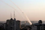 Khói bốc lên sau một vụ không kích của Israel xuống thành phố Gaza ngày 15/1/2020. (Nguồn: AFP/TTXVN) 