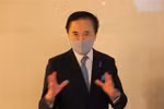 Ông Yuji Kuroiwa, Thống đốc tỉnh Kanagawa, phát biểu tại cuộc họp báo. (Ảnh: Đào Thanh Tùng/TTXVN) 