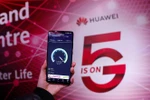 Mạng điện thoại 5G được giới thiệu tại London, Anh, ngày 28/1/2020. (Nguồn: THX/TTXVN) 