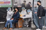Một điểm xét nghiệm COVID-19 tại Seoul, Hàn Quốc ngày 17/3/2022. (Ảnh: AFP/TTXVN) 