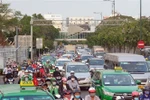 Hình ảnh các cửa ngõ TP.HCM ùn tắc dài do người dân đổ về quê nghỉ lễ