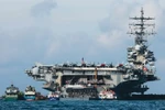 Hình ảnh 2 tàu tuần dương hộ tống tàu sân bay Hoa Kỳ cập cảng Tiên Sa