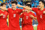 Các cầu thủ U23 Việt Nam ăn mừng bàn thắng mở tỷ số, cũng là bàn thắng duy nhất của trận đấu từ pha đánh đầu hiểm hóc của Trần Bảo Toàn ở phút 45+1. (Ảnh: VFF/TTXVN phát) 