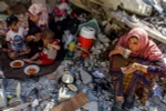 Bữa ăn của người tị nạn Palestine tại trại tạm Jabalia ở phía Bắc Dải Gaza, ngày 5/6/2024. (Ảnh: THX/TTXVN)