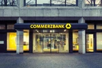 Khách hàng của Commerzbank vẫn có thể sử dụng ATM, các dịch vụ trực tuyến và các chi nhánh vẫn mở cửa.(Nguồn: internationalfinance.com) 