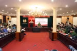 Thiếu tướng Nguyễn Thanh Tùng, Phó Giám đốc Công an thành phố Hà Nội, Thủ trưởng Cơ quan Cảnh sát Điều tra trả lời câu hỏi của các phóng viên. (Ảnh: Phạm Kiên/TTXVN)