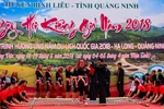 Hoạt động văn hóa, văn nghệ trong Ngày hội kiêng gió 2018. (Ảnh: Trung Nguyên/TTXVN)
