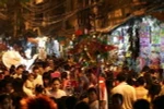 Phố Hàng Mã, Hà Nôi tưng bừng mỗi dịp trung thu. (Ảnh: Nam Sương/Báo ảnh Việt Nam)