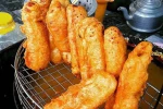 Bánh chuối miền Tây - 'vị khách' hấp dẫn trên đường phố Hà Nội