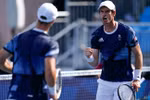 Andy Murray (phải) và đồng đội Joe Salisbury chịu thất bại trong trận tứ kết đôi nam, trong nỗ lực giành huy chương Olympic. (Nguồn: skysports.com)