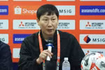 Huấn luyện viên trưởng Kim Sang-sik hài lòng sau chiến thắng 1-0 của Đội tuyển Việt Nam trước Indonesia. (Ảnh: Hoài Nam/Vietnam+)